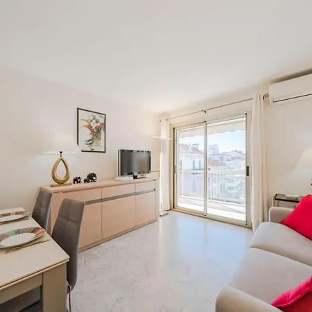 Very One Bedroom In The Heart Of Cannes